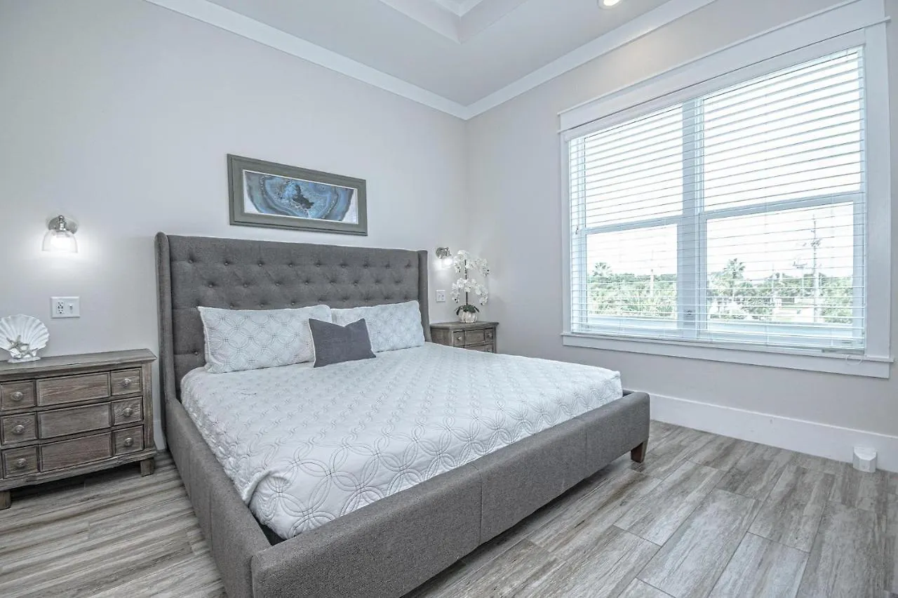 Freshly Squeezed - Heated Pool! West End! Beachfront!!! Panama City Beach Holiday home