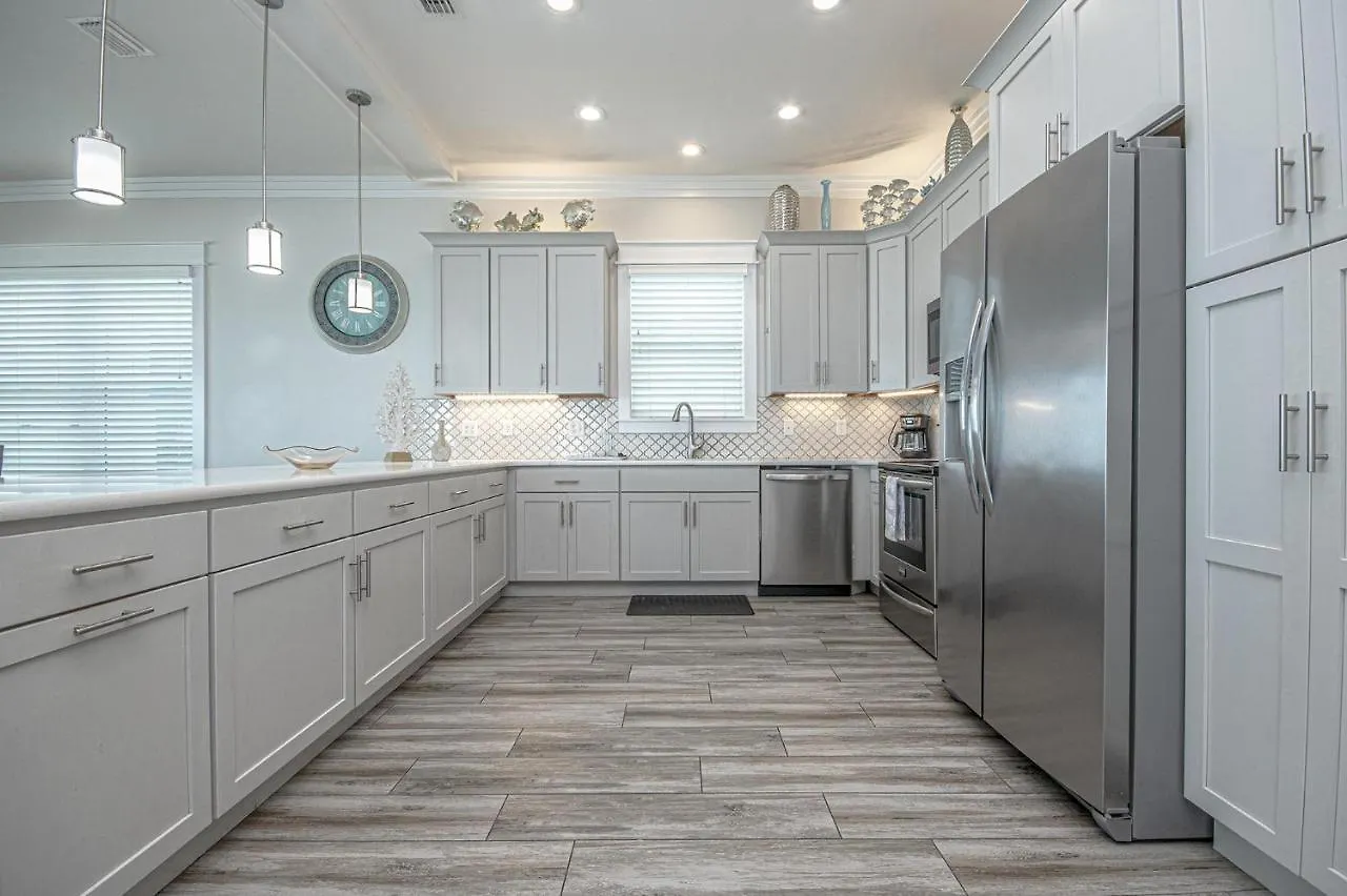 Holiday home Freshly Squeezed - Heated Pool! West End! Beachfront!!! Panama City Beach